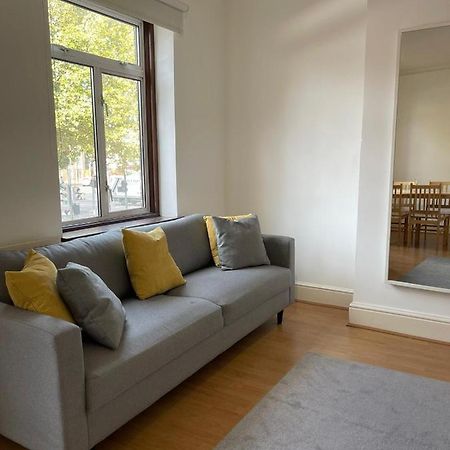 Amazing 3 Bedroom Flat Minutes From Tower Bridge 런던 외부 사진
