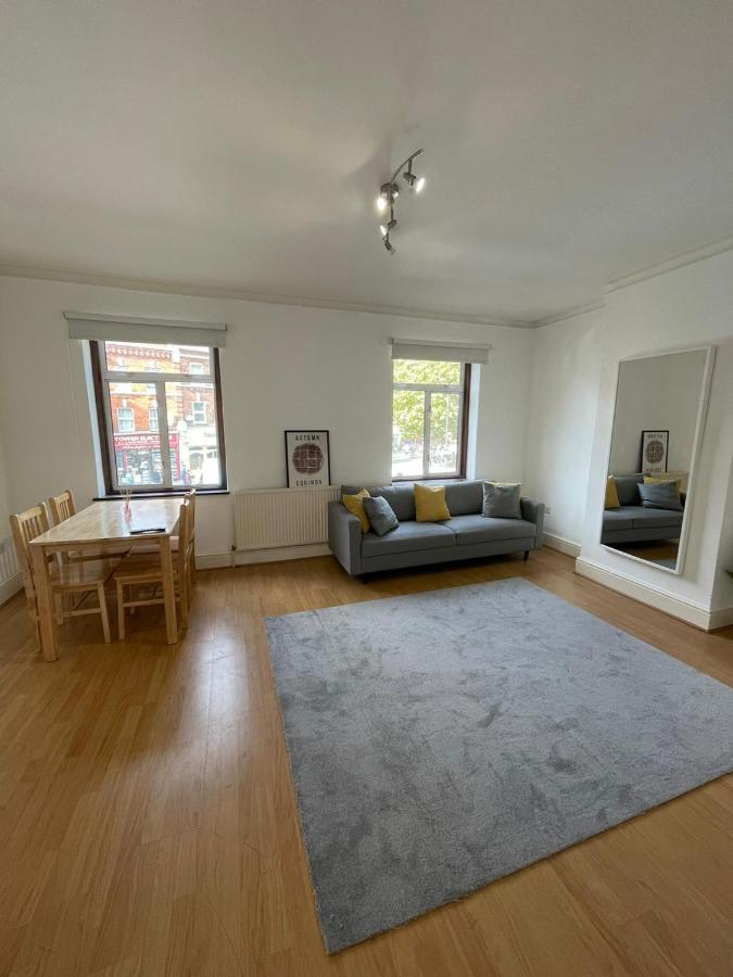 Amazing 3 Bedroom Flat Minutes From Tower Bridge 런던 외부 사진