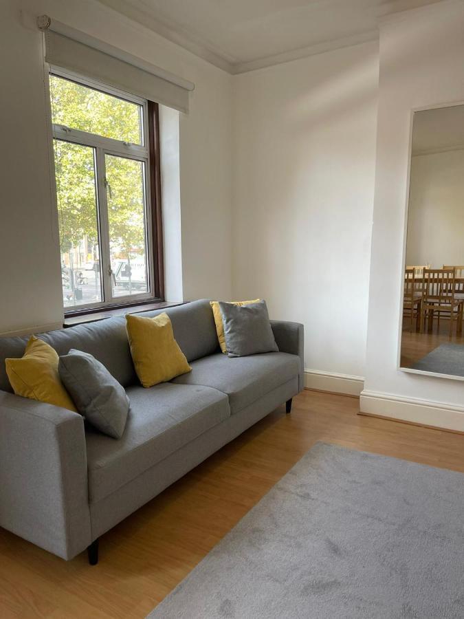Amazing 3 Bedroom Flat Minutes From Tower Bridge 런던 외부 사진