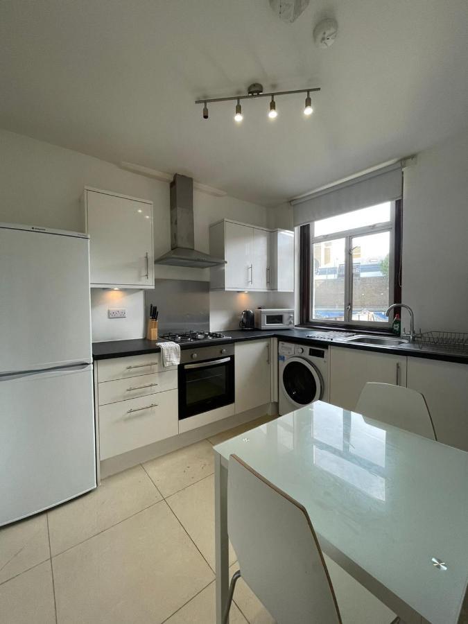 Amazing 3 Bedroom Flat Minutes From Tower Bridge 런던 외부 사진