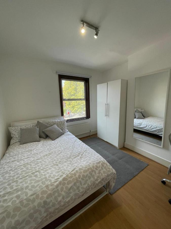 Amazing 3 Bedroom Flat Minutes From Tower Bridge 런던 외부 사진
