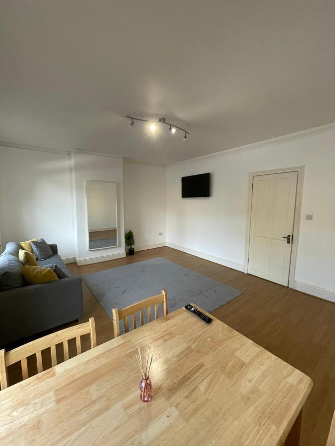 Amazing 3 Bedroom Flat Minutes From Tower Bridge 런던 외부 사진